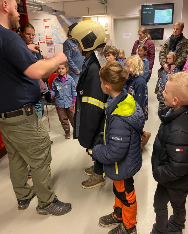 I går var pus/tum på brandstationen🚒👨🏻‍🚒👨🏽‍🚒👨🏼‍🚒