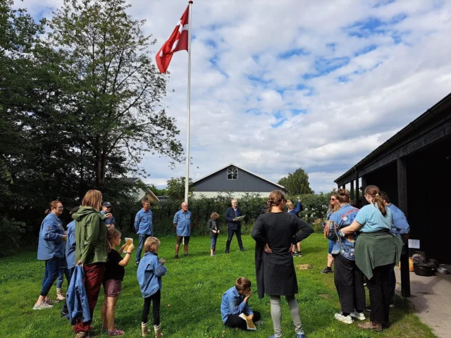 SÅ ER SÆSONEN I GANG 😄
I dag er efterårsæsonen skudt i gang med et hyggeligt årsmøde for hele kredsen. Fra næste uge er alle hold igen tilbage i kredshuset.  Puslinge (5 år - 0. kl): Torsdag 16.30-17.30
Tumlinge (1.-2. kl): Onsdag 17.30-18.30
Pilte & væbnere (3. - 6. kl): Tirsdag 17.00-18.00
Seniorvæbnere og seniorer (7. kl +): Kontakt kredsen for mødeplan